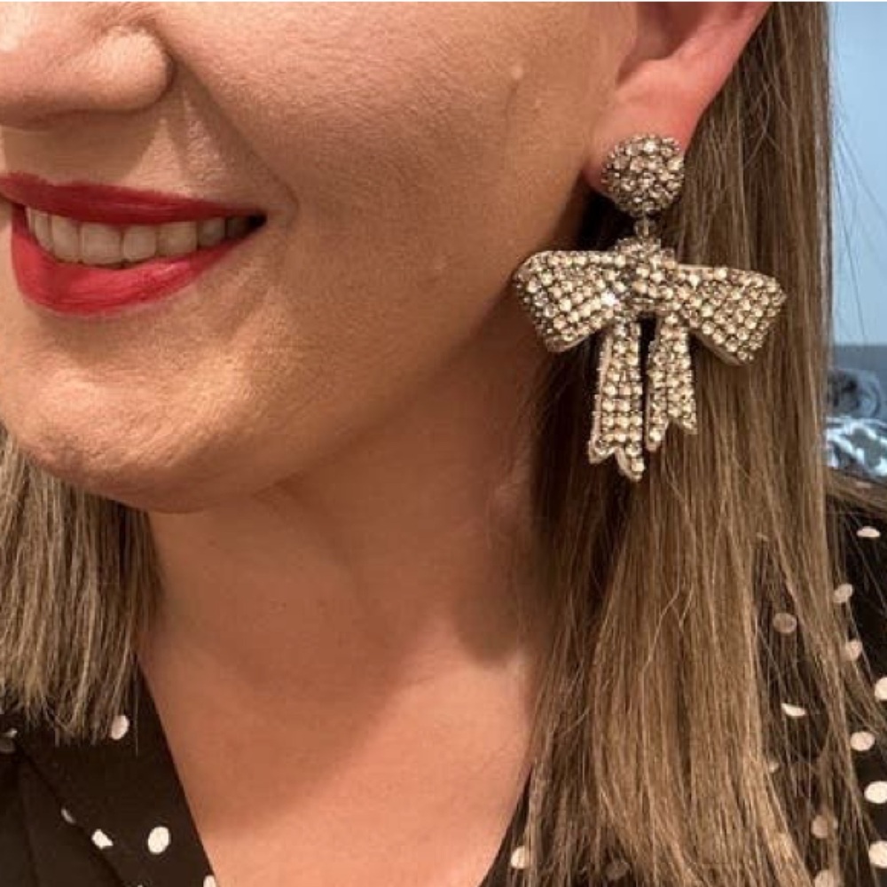 Oscar de la Renta Beaded Bow Earrings - Picture 6 of 8